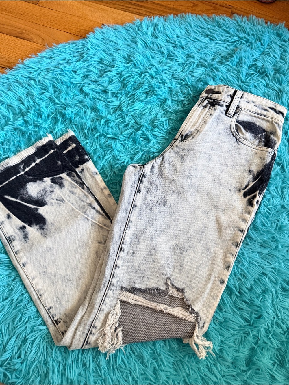 Alice + Olivia Genevieve Denim Jeans
